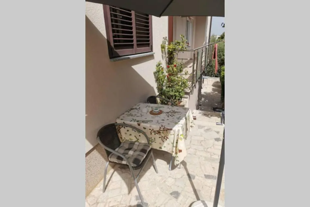 Nice And Cosy Apartment In Pula